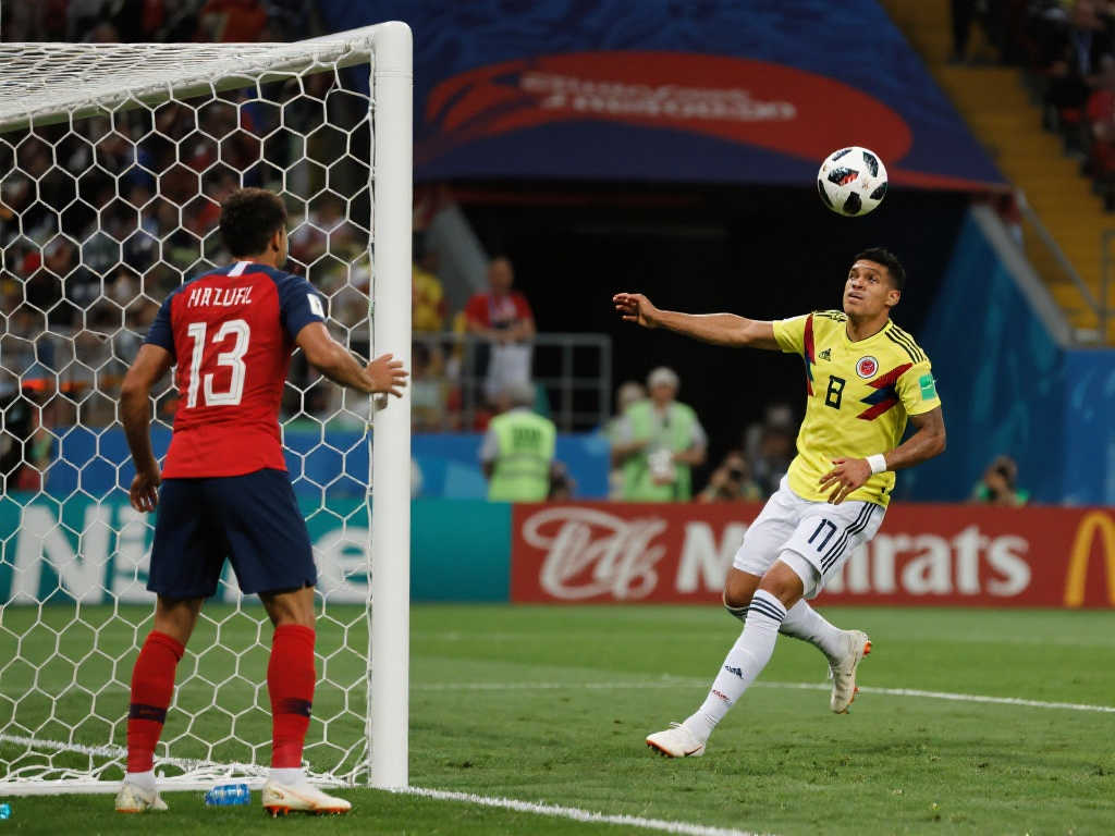 世界杯淘汰赛火热进行，战术对决愈发激烈